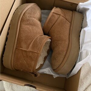 UGG Kids/Womens Classic Ultra Mini Platform Boots